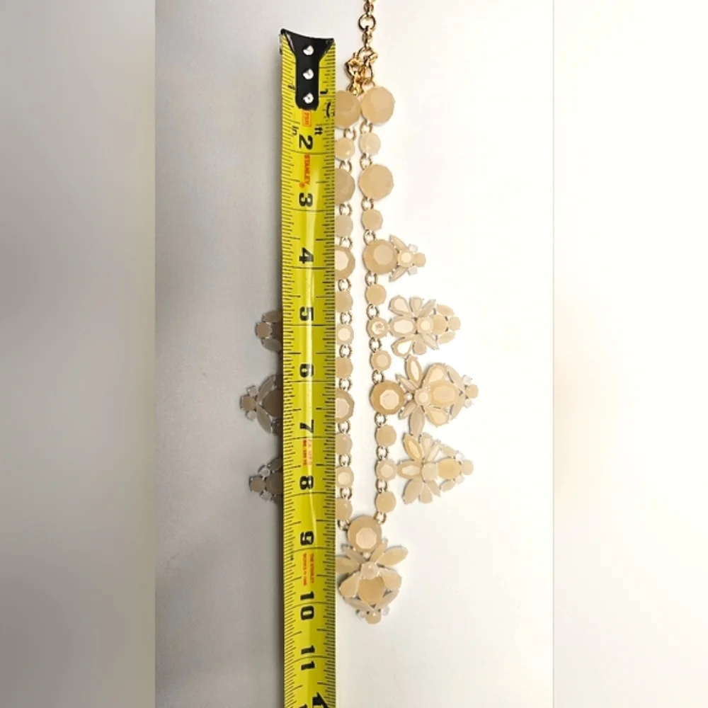 [J. CREW] Cream & White Fan Statement Necklace